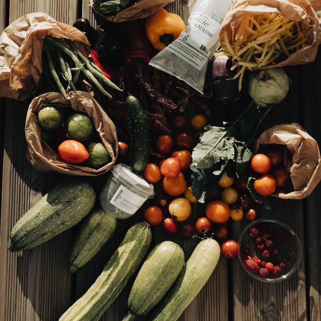 Assortiment légumes et aromatiques bio cultivées a Paris